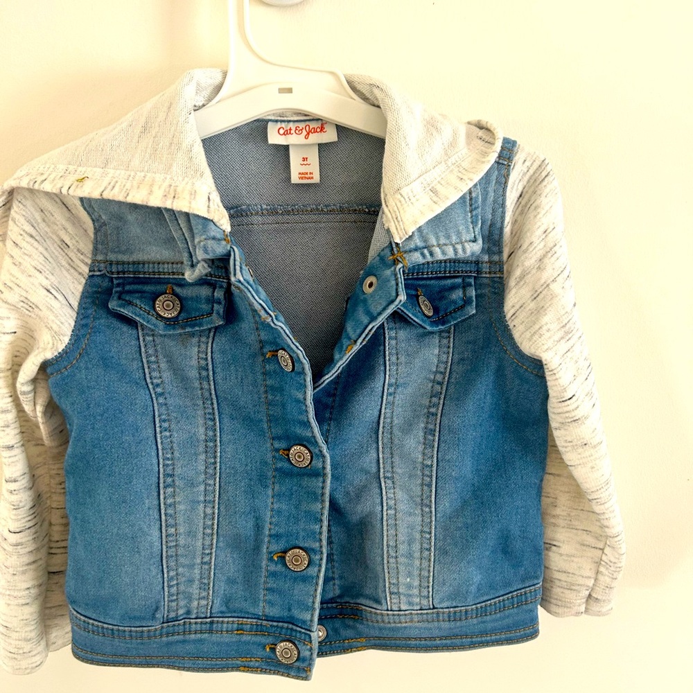 Toddler girls Cat & Jack cat hood Jean jacket. Size 3t.